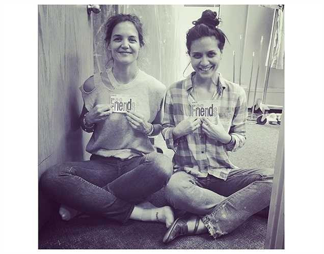 Katie Holmes đăng ảnh chụp cùng bạn thân.