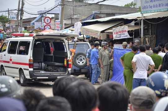 Va quẹt xe, chém nhau như phim hành động