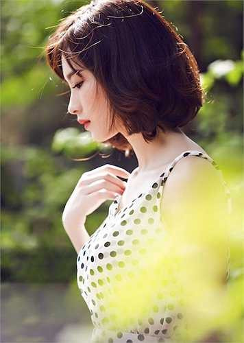 Mới đây, Đặng Thu Thảo vừa từ bỏ mái tóc dài mượt mà vốn theo cô từ rất lâu.