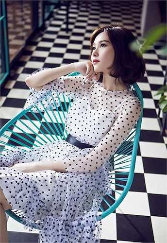 Cô đem lại cảm giác thư thái cho người nhìn.