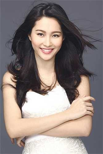 Nhiều người ví Thu Thảo như một bông hoa nở buổi sớm mai. 