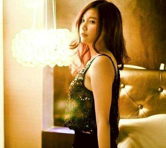 Hot girl mong muốn thành công hơn trong công việc để có cơ hội báo hiếu bố mẹ.