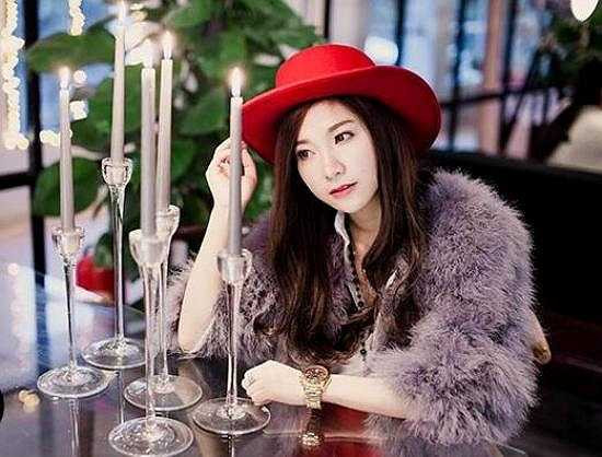 Cô chia sẻ: 'Mình mong những người thân và anh em bạn bè thân thiết của mình sẽ luôn bình an và gặp thật nhiều may mắn'.