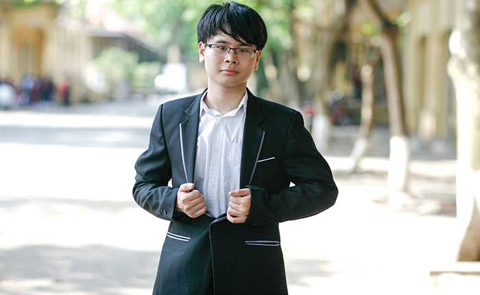 Ngô Vương Minh là thủ khoa kép đầu tiên của mùa tuyển sinh đại học, cao đẳng năm 2015 