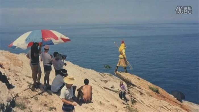 Hậu trường cảnh Nhị lang thần (Lâm Chí Khiêm) đánh Cửu đầu trùng (Á Vĩ Kiệt). 