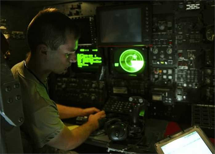 Đến những năm đầu thế kỉ 21, B-52 vẫn là vũ khí chiến lược và được trang bị tên lửa hành trình loại AGM-86B để tiến công từ xa với cự li 2,500km