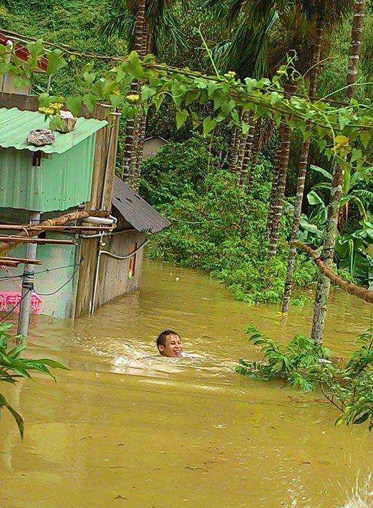 Mưa lớn đang nhấn chìm một xã đảo ở Hải Phòng