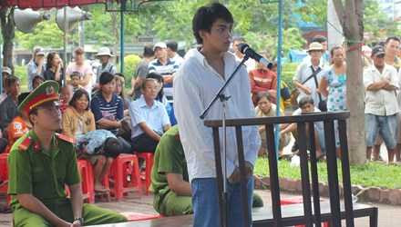 Nam thanh niên 'đổi' 200 nghìn đồng lấy 5 năm tù