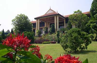 Ngôi biệt thự của ông Tuyển đã được tặng cho Ủy ban Trung ương Mặt trận Tổ quốc Việt Nam bán đấu giá làm từ thiện 