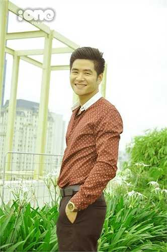 Thầy giáo chia sẻ: 'Mình thấy vui và bất ngờ. Bước đầu học sinh đón nhận mình như vậy là tín hiệu tốt và mình sẽ cố gắng làm tròn trách nhiệm của một nhà giáo'.