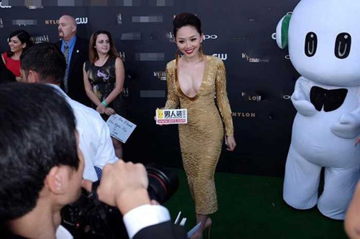 Tóc Tiên nổi bật như một ngôi sao quốc tế.