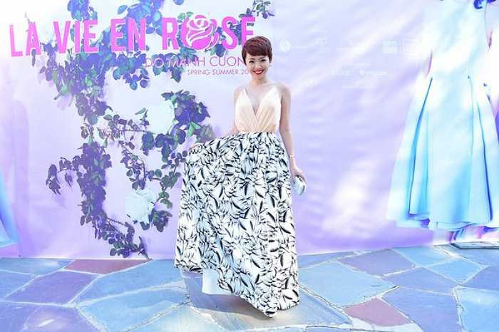 Thiết kế bay bổng giúp Tóc Tiên tỏa sáng.