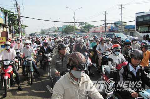 Phí bảo trì đường bộ