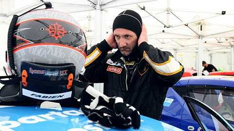 Fabien Barthez - Thủ môn nổi tiếng với chiếc đầu hói trở thành tay đua motor