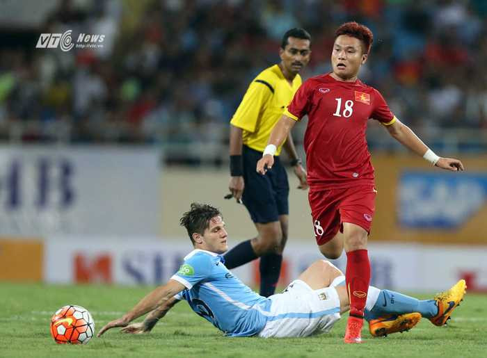 Cầu thủ trẻ VN học được nhiều điều