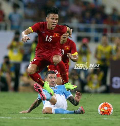 Man City sang Việt Nam: Bầu Hiển lỗ cả tỷ đồng vẫn vui