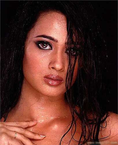 Shweta để lại dấu ấn trong lòng người hâm mộ bởi đôi mắt hút hồn và vẻ đẹp sexy quyến rũ