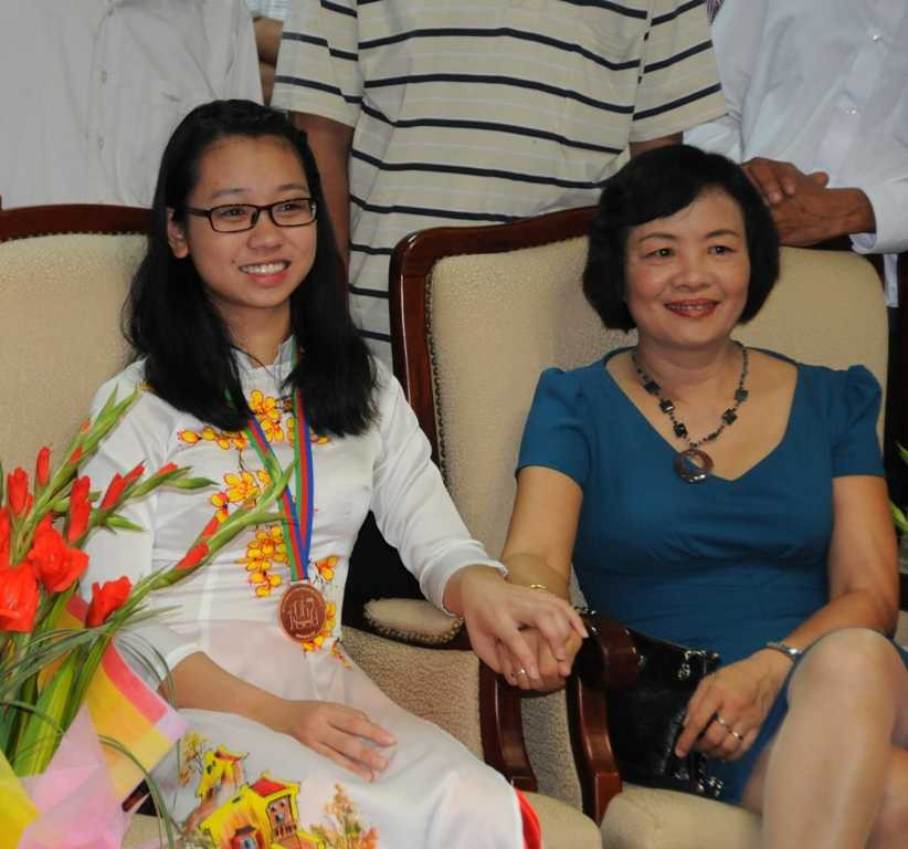 Cô học trò nghèo giải được câu hỏi khó kỳ thi Olympic Hóa học quốc tế