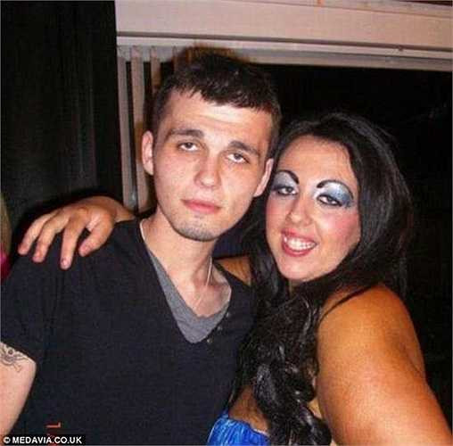 Nhưng không lâu sau đó, Nico đã qua đời vì căn bệnh ưng thư ống mật. Trong một lần vô tình tìm được cuốn nhật ký ghi lại thực đơn và kế hoạch tập luyện để giảm cân của em trai, Jinitta đã quyết định thay đổi cuộc sống của mình.