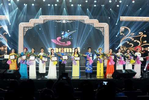 (VTC News) - Dàn thí sinh của dòng nhạc dân gian được lọt vào đêm chung kết sở hữu cả thanh lẫn sắc.