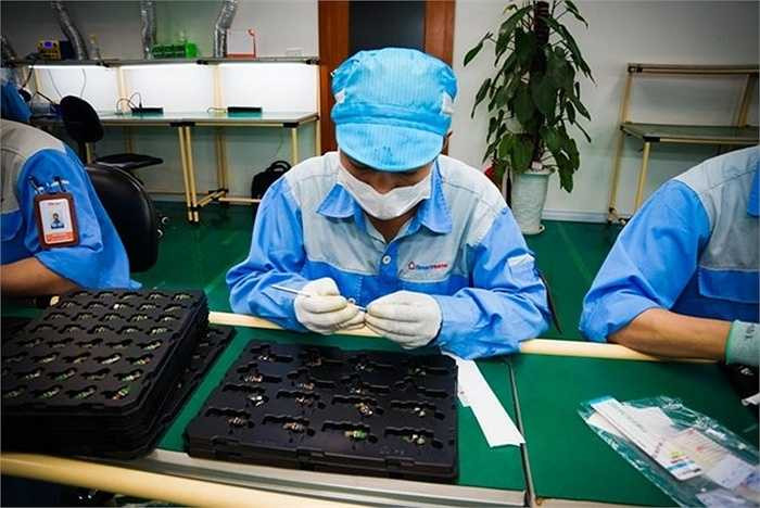 Bkav đã đầu tư khoảng 20 triệu USD với hơn 200 kỹ sư và mất hơn 4 năm để phát triển chiếc điện thoại Bphone.