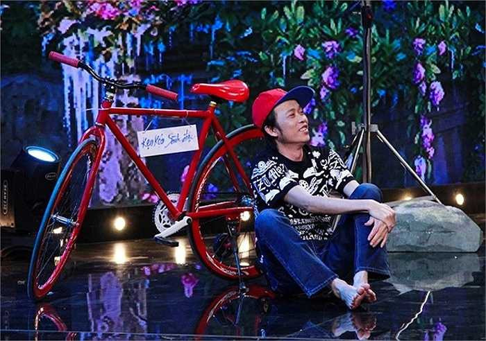 Hoài Linh xuất hiện với hình ảnh chàng trai bán kẹo kéo hát rong trên đường phố đến giải cứu Hồng Tơ. Danh hài khuyên đàn anh nên đi bán kẹo kéo giống mình hơn là nuôi mộng làm diễn viên để gặp phải ê-kíp làm phim không chuyên nghiệp. 