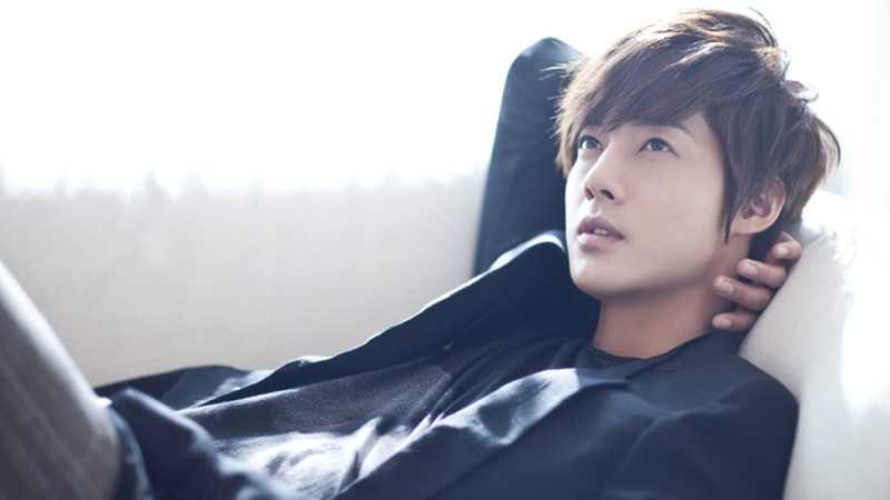 Lee Hyori hạnh phúc bên chồng, Hyun Joong từng muốn tự tử