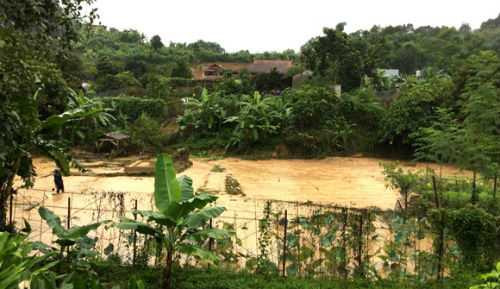 Những hình ảnh hãi hùng mưa lũ tấn công các tỉnh phía Bắc