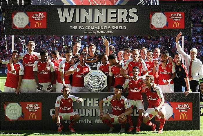 Community Shield là danh hiệu thứ 3 mà Cech có được cùng Arsenal, chỉ sau đúng 3 lần ra sân chính thức