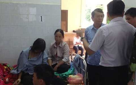 Trưởng Ban chỉ đạo Phòng chống lụt bão và Tìm kiếm cứu nạn tỉnh Cao Bằng động viên và hỗ trợ các nạn nhân tại Bệnh viện Đa khoa huyện Thông Nông (Ảnh: Báo Cao Bằng). Trưởng Ban chỉ đạo Phòng chống lụt bão và Tìm kiếm cứu nạn tỉnh Cao Bằng động viên và hỗ trợ các nạn nhân tại Bệnh viện Đa khoa huyện Thông Nông (Ảnh: Báo Cao Bằng).