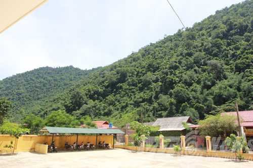 Khắp các dãy núi ở Suối Bàng đều có mộ táng trên vách đá