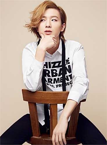 Lý Hoành Nghị (Li Hong Yi), sinh ngày 26/6/1998 ở thành phố Liêu Dương (tỉnh Liêu Ninh, Trung Quốc).