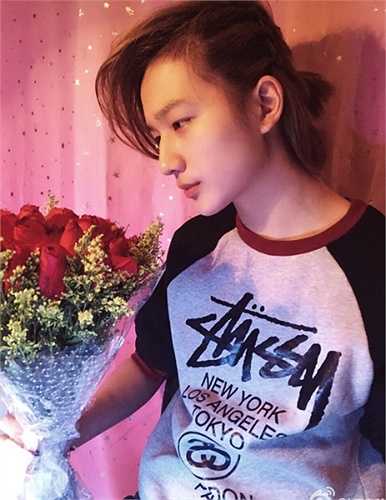 Cậu bạn mắt một mí điển trai là thần tượng của hàng triệu thiếu nữ Trung Quốc.