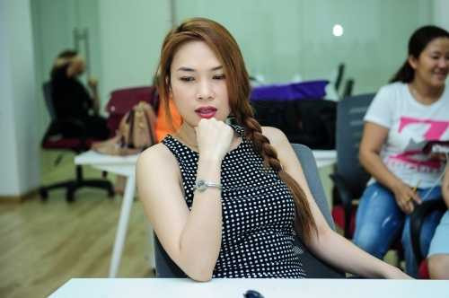 Mỹ Tâm mặt cực ngầu hướng dẫn cho trò cưng