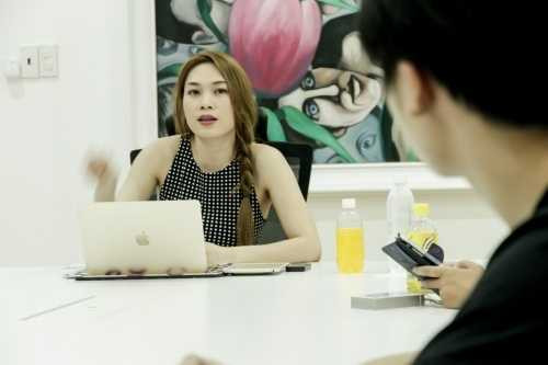 Mỹ Tâm mặt cực ngầu hướng dẫn cho trò cưng