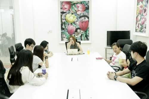 Mỹ Tâm mặt cực ngầu hướng dẫn cho trò cưng