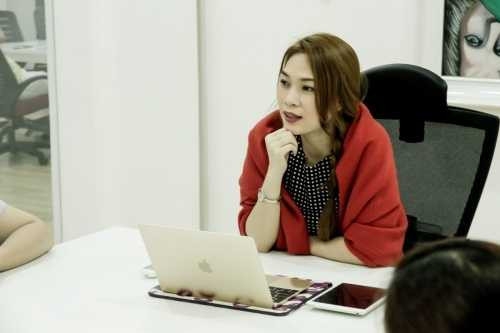 Mỹ Tâm mặt cực ngầu hướng dẫn cho trò cưng