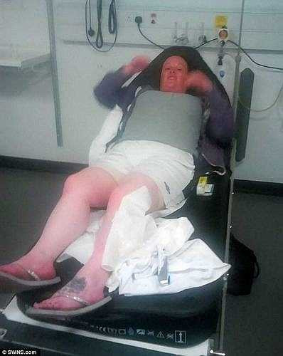 Rất may mắn, nhờ điều trị tích cực bằng thuốc đã có hiệu quả nên Aideen không cần phải cắt bỏ chân.