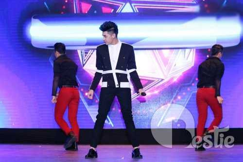 Noo Phước Thịnh công khai dẫn Thủy Tiên bỏ trốn