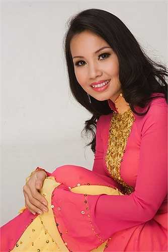 Trong gần 20 năm đi hát, cô luôn nằm trong top những nữ ca sỹ được yêu thích nhất, ngay cả khi hát nhạc trẻ thị trường với Đan Trường hay chuyển sang hẳn là 'nữ hoàng nhạc dân ca' cô đều được yêu thích và có giá cát-xê thuộc hàng cao nhất của showbiz. 