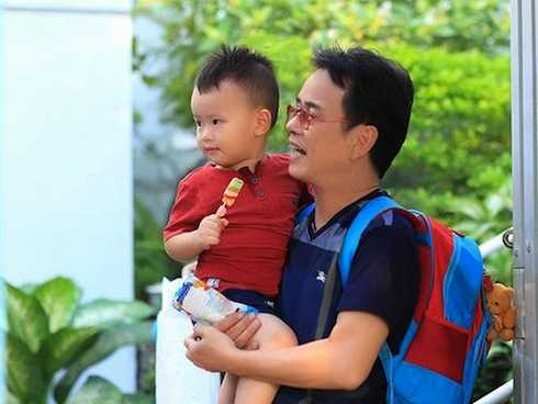 Nhạc sỹ như được tiếp thêm động lực từ khi có con trai.