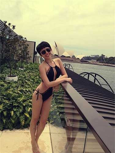 Hiện nay, nữ ca sỹ đang theo đuổi phong cách nhạc dance sôi động, phù hợp với hình ảnh gợi cảm. 