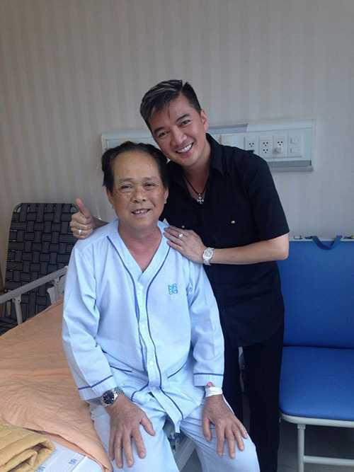 Bức ảnh Đàm Vĩnh Hưng đến thăm bố Tuấn Hưng được cựu thành viên Quả Dưa Hấu chia sẻ trên trang cá nhân. Bức ảnh Đàm Vĩnh Hưng đến thăm bố Tuấn Hưng được cựu thành viên Quả Dưa Hấu chia sẻ trên trang cá nhân.