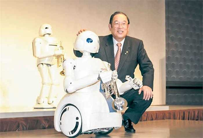 Hãng cũng chế tạo 'Robot đối tác' từ hơn 10 năm trước, với khả năng biểu cảm như một đối tác kinh doanh thực thụ.