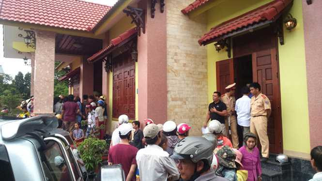 Lực lượng công an huyện Hướng Hóa đã có mặt để phong tỏa hiện trường ngay sau khi sự việc xảy ra