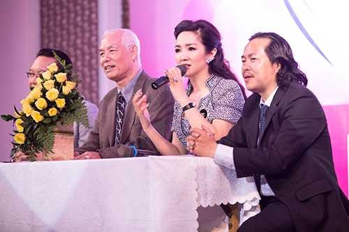 Giáng My sành điệu ra phố, Lệ Quyên ma mị với ảnh đen trắng