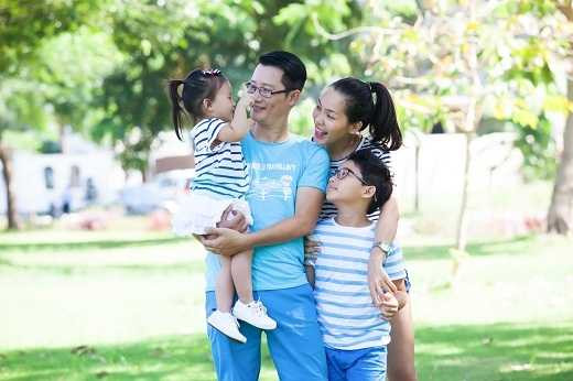 Hoàng Bách chia sẻ bí quyết hâm nóng tình cảm cùng vợ