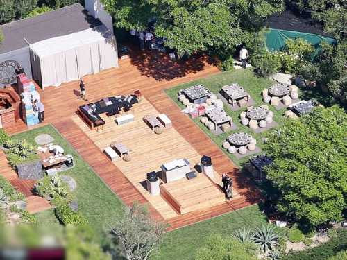 Jennifer Aniston bí mật làm đám cưới tại nhà riêng