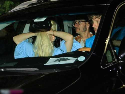 Jennifer Aniston bí mật làm đám cưới tại nhà riêng