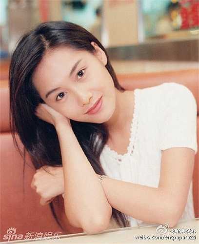 Nhiều fan tỏ ra thích thú với sự quay trở lại của Chu Ân sau khi lấy chồng và sinh con. Sự xuất hiện của người đẹp trong một chương trình truyền hình thực tế là khó tin bởi Chu Ân dường như đã không còn mặn mà với làng giải trí lắm thị phi.
